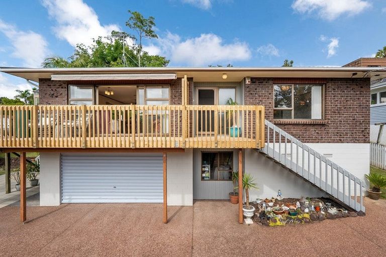 Photo of property in 2/13 Coronation Road, Hillcrest, Auckland, 0627