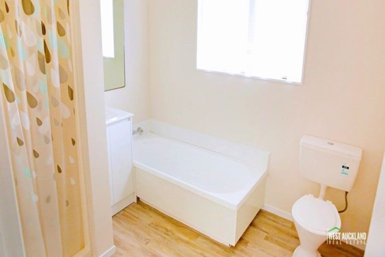 Photo of property in 34e Ranui Station Road, Ranui, Auckland, 0612