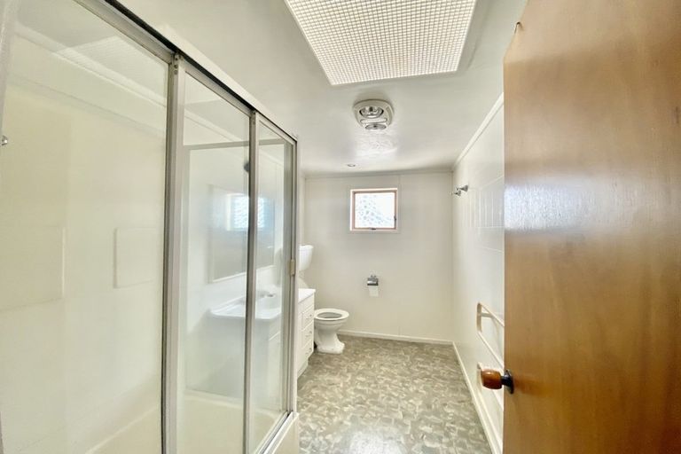 Photo of property in 23 Hazards Road, Weymouth, Auckland, 2103