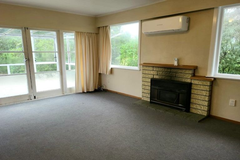 Photo of property in 27 Lynda Avenue, Paparangi, Wellington, 6037