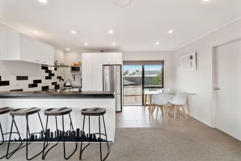 Photo of property in 44b Matipo Road, Te Atatu Peninsula, Auckland, 0610