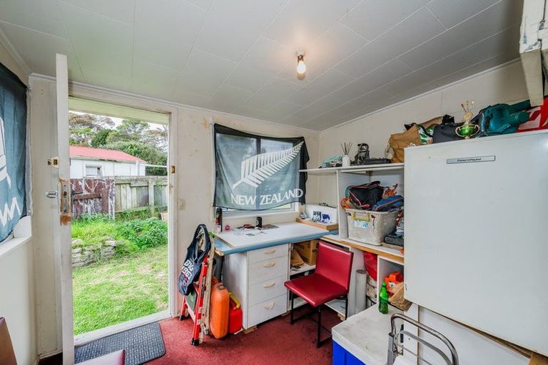 Photo of property in 16 Walton Road, Paraparaumu Beach, Paraparaumu, 5032