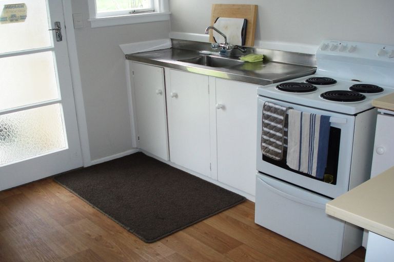 Photo of property in 2/8 Jennifer Place, Papatoetoe, Auckland, 2025