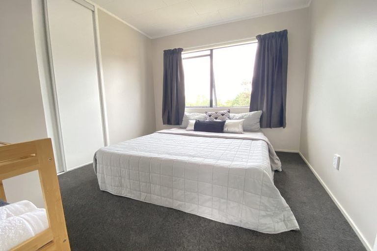 Photo of property in 3 Lowell Place, Massey, Auckland, 0614