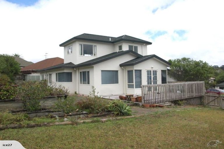 Photo of property in 5 Tyrico Close, Unsworth Heights, Auckland, 0632