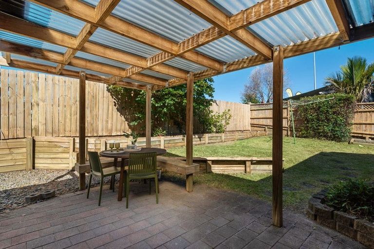 Photo of property in 5 Fearnley Grove, Albany, Auckland, 0632