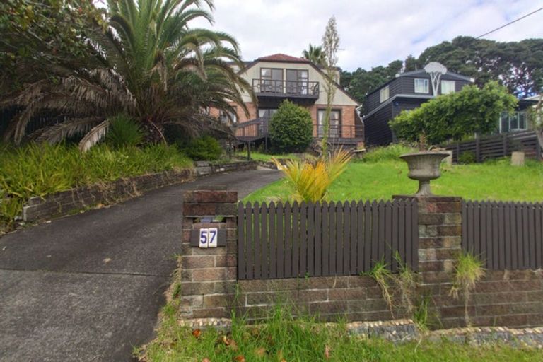 Photo of property in 57 Sylvan Avenue, Northcote, Auckland, 0627
