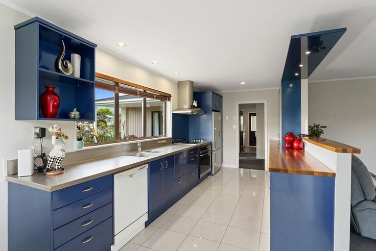 Photo of property in 39 Oriwa Crescent, Otaki, 5512