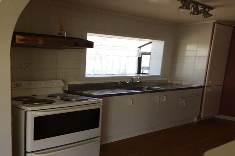 Photo of property in 120 Archibald Road, Kelston, Auckland, 0602