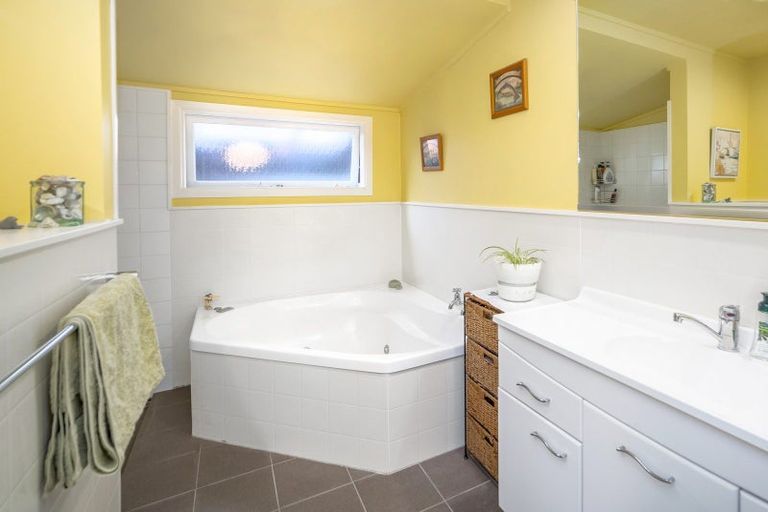 Photo of property in 73 Kempton Street, Greytown, 5712