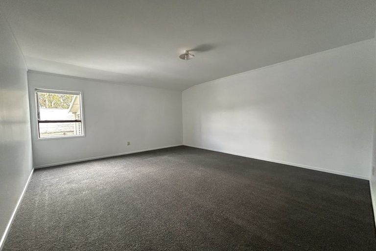 Photo of property in 8 Finch Street, One Tree Point, 0118