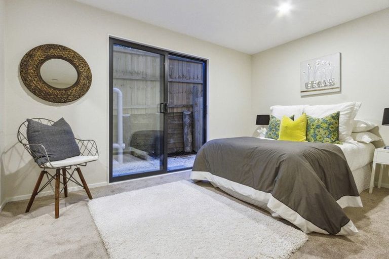 Photo of property in 5/64 Pupuke Road, Hillcrest, Auckland, 0627