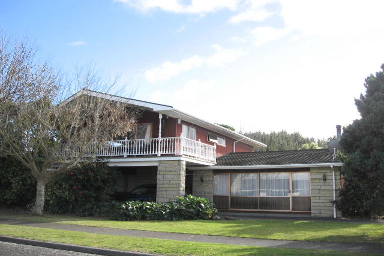 Photo of property in 6 D'arcy Place, Taradale, Napier, 4112