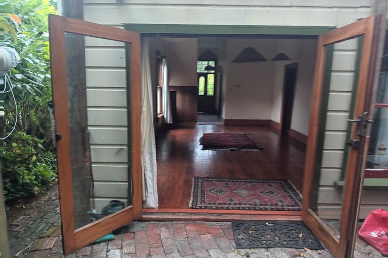 Photo of property in 90 Glenmore Street, Northland, Wellington, 6012