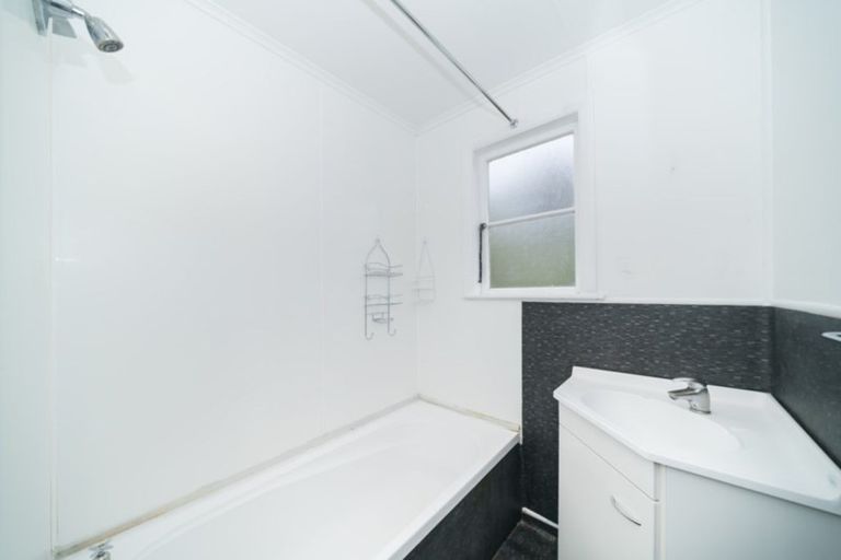 Photo of property in 33 Moheke Avenue, Roslyn, Palmerston North, 4414