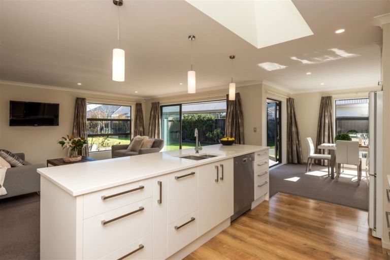 Photo of property in 39 Oakwood Drive, Rangiora, 7400