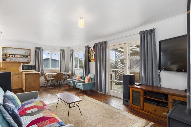 Photo of property in 56 Simpson Road, Papamoa Beach, Papamoa, 3118