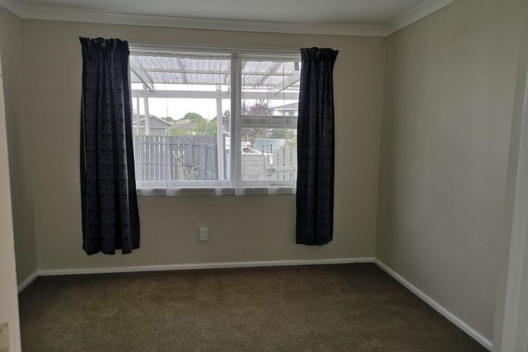 Photo of property in 6 Norrie Street, Redwood, Christchurch, 8051