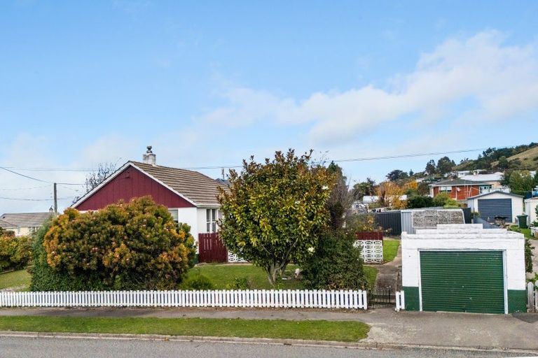 Photo of property in 18 Mclean Street, Oamaru North, Oamaru, 9400