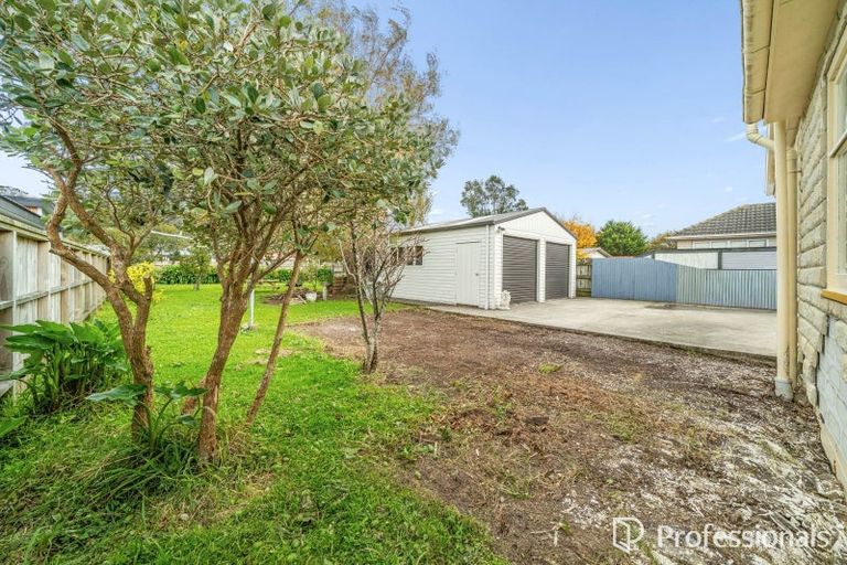 Photo of property in 33 Wellington Road, Wainuiomata, Lower Hutt, 5014