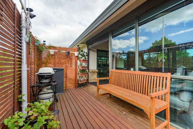 Photo of property in 27 Strachan Way, Highbury, Palmerston North, 4412