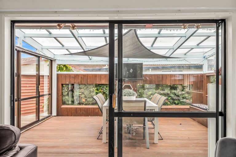 Photo of property in 17 Jacaranda Place, Parklands, Christchurch, 8083