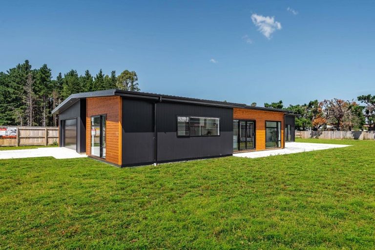 Photo of property in 8 Miles Lane, Carterton, 5713