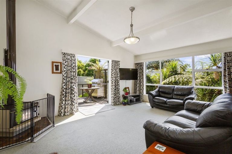 Photo of property in 14 Voltaire Street, Karori, Wellington, 6012