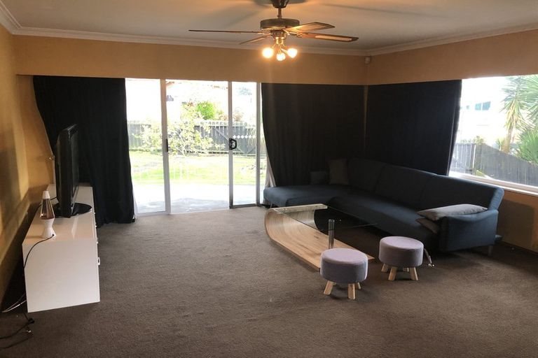 Photo of property in 3 Halberg Street, Papakura, 2110