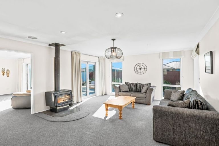 Photo of property in 26 Henley Close, Rolleston, 7614