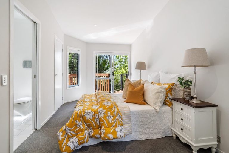 Photo of property in 18 Kereru Grove, Greenhithe, Auckland, 0632