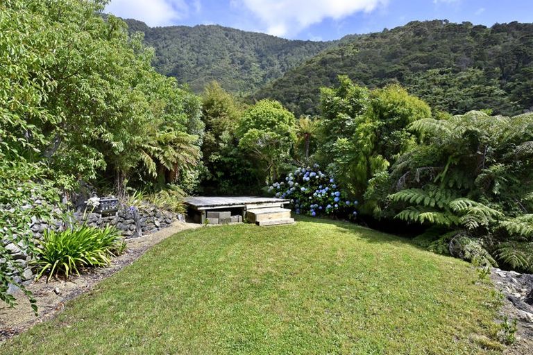 Photo of property in 3203 Archers Road, Tennyson Inlet, 7195