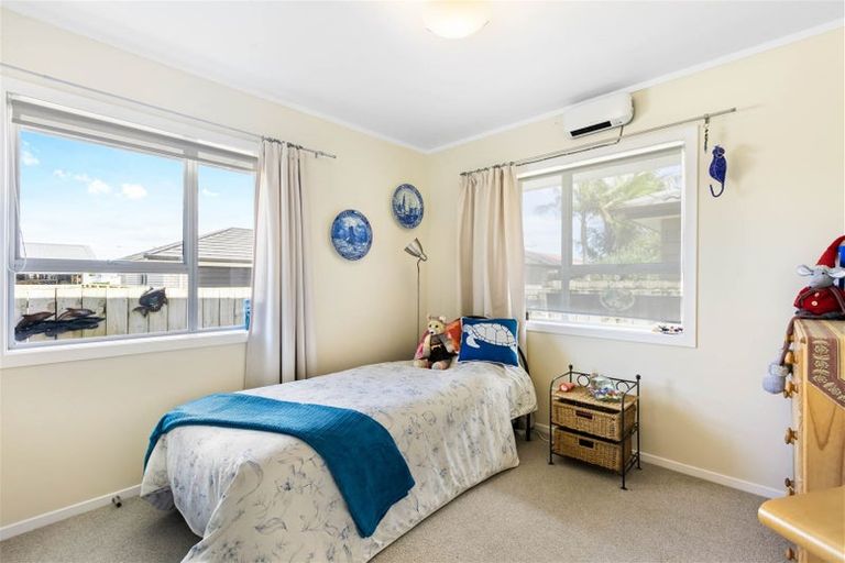 Photo of property in 4 Hatton Road, Orewa, 0931