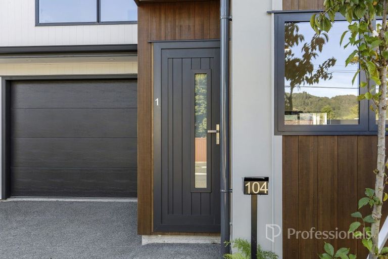 Photo of property in 1/104 Martin Street, Wallaceville, Upper Hutt, 5018