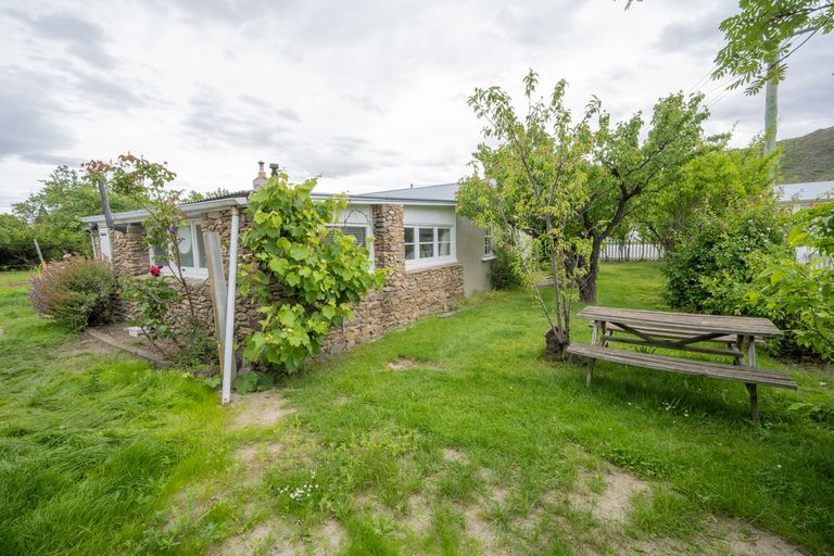 Photo of property in 6 Blyth Street, Clyde, 9330