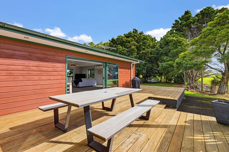 Photo of property in 69 Waipipi Wharf Road, Pollok, Waiuku, 2683