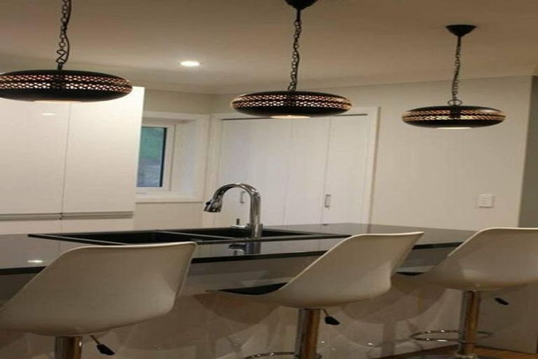 Photo of property in 11 Madeira Close, Whitby, Porirua, 5024
