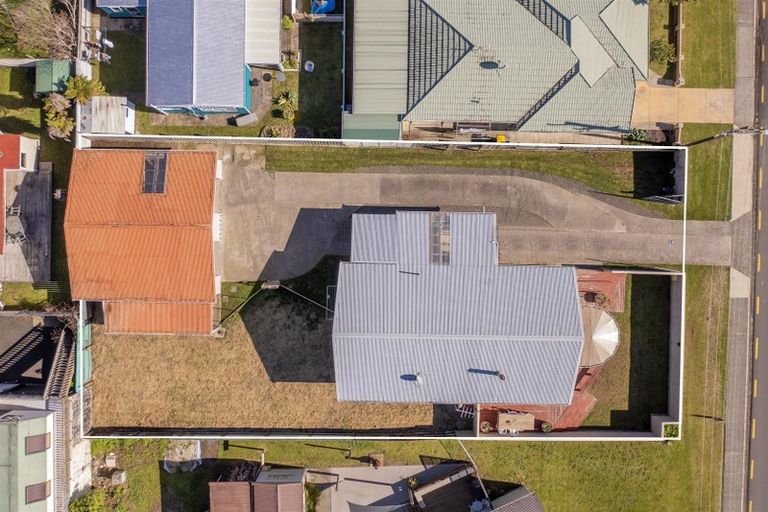 Photo of property in 16 Lee Street, Whitianga, 3510