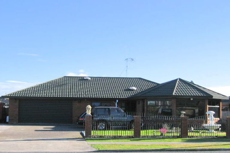 Photo of property in 81 Sandwich Road, St Andrews, Hamilton, 3200