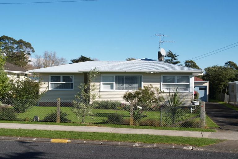 Photo of property in 41 Raglan Street, Mangere East, Auckland, 2024