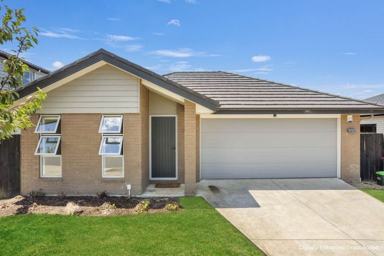 Photo of property in 48 Adams Road South, Pukekohe, 2120