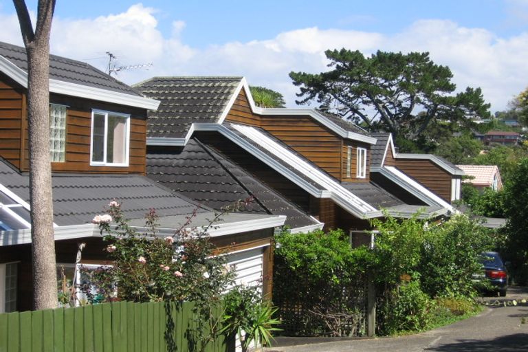 Photo of property in 2/418 Beach Road, Mairangi Bay, Auckland, 0630