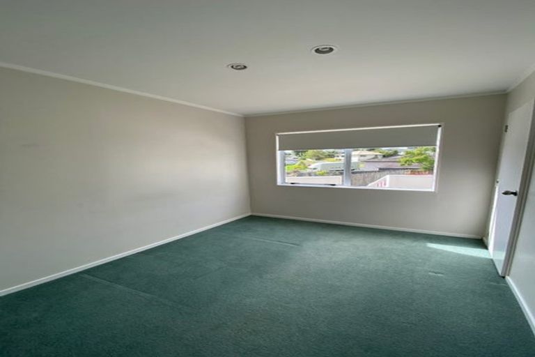 Photo of property in 66 Barbados Drive, Unsworth Heights, Auckland, 0632