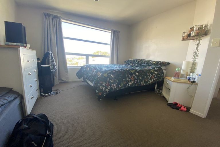 Photo of property in 38b Ruskin Road, Newlands, Wellington, 6037