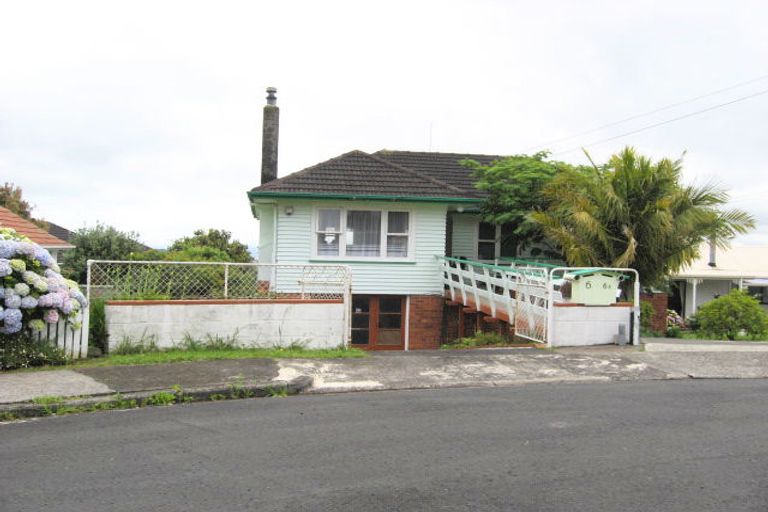 Photo of property in 2/6 Waiana Avenue, Mangere Bridge, Auckland, 2022