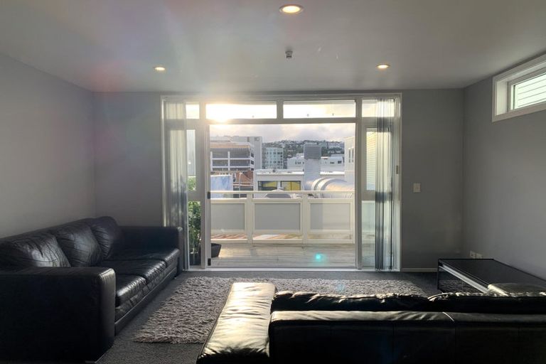 Photo of property in Victoria Villas, 45/35u Pirie Street, Mount Victoria, Wellington, 6011