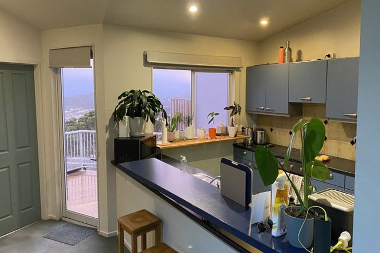 Photo of property in 37u2 Mills Road, Brooklyn, Wellington, 6021