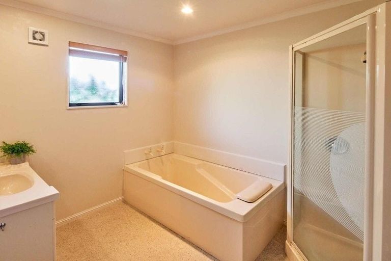 Photo of property in 14 Musket Lane, Whitby, Porirua, 5024