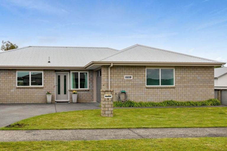 Photo of property in 8 Montague Grove, Stratford, 4332