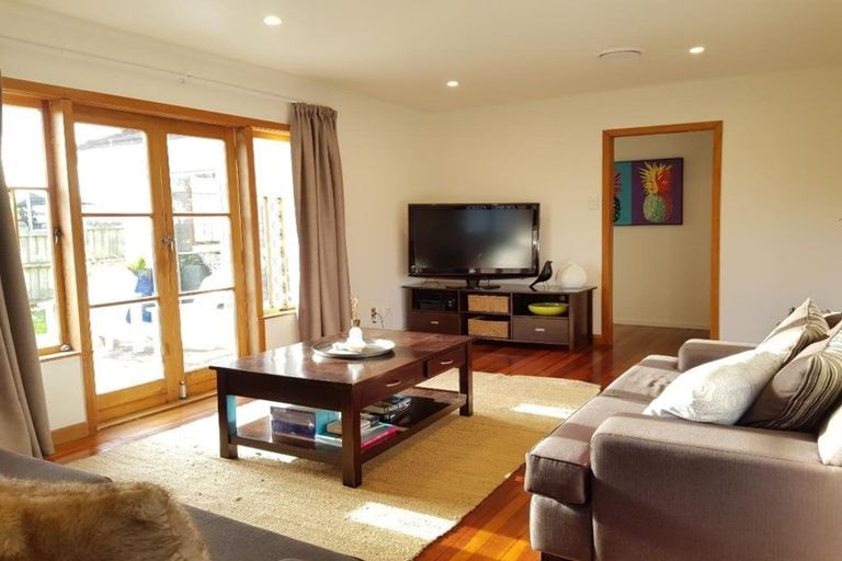 Photo of property in 660 Te Atatu Road, Te Atatu Peninsula, Auckland, 0610